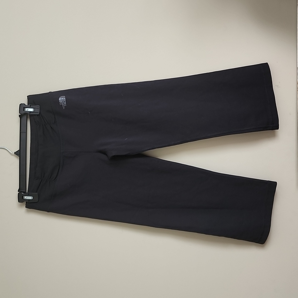 Women's The North Face Capri Leggings, Black, Size MEDIUM
